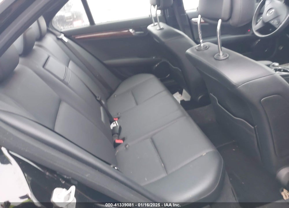 2010 MERCEDES-BENZ C VIN: WDDGF5GB0AR096135