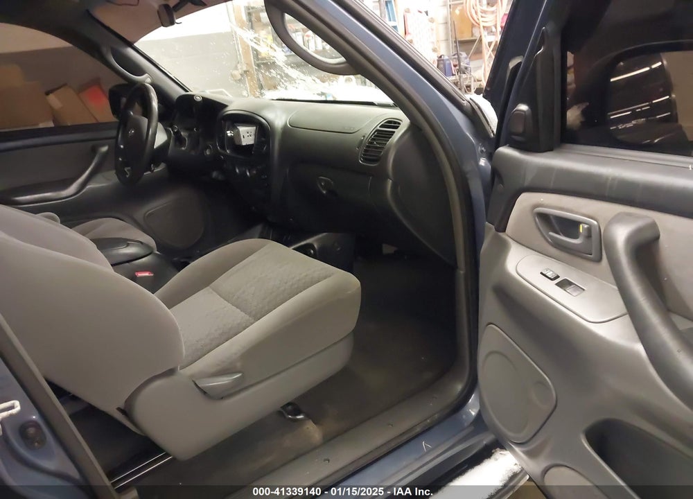 2006 TOYOTA TUNDRA SR5 V8 VIN: 5TBDT44176S527325