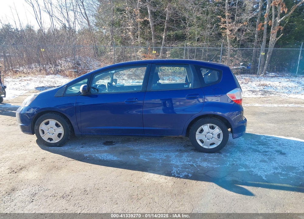 2013 HONDA FIT VIN: JHMGE8H32DC017463