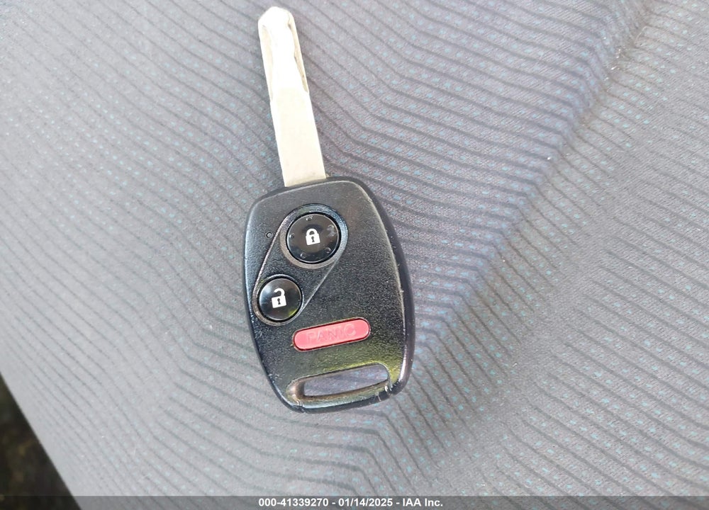 2013 HONDA FIT VIN: JHMGE8H32DC017463