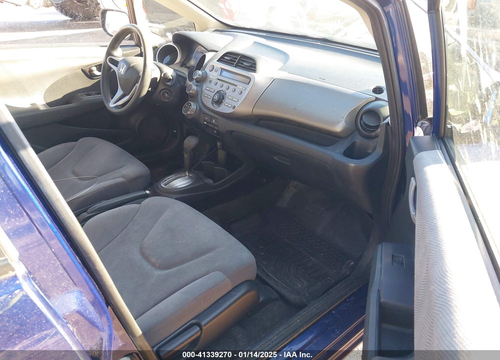 2013 HONDA FIT VIN: JHMGE8H32DC017463