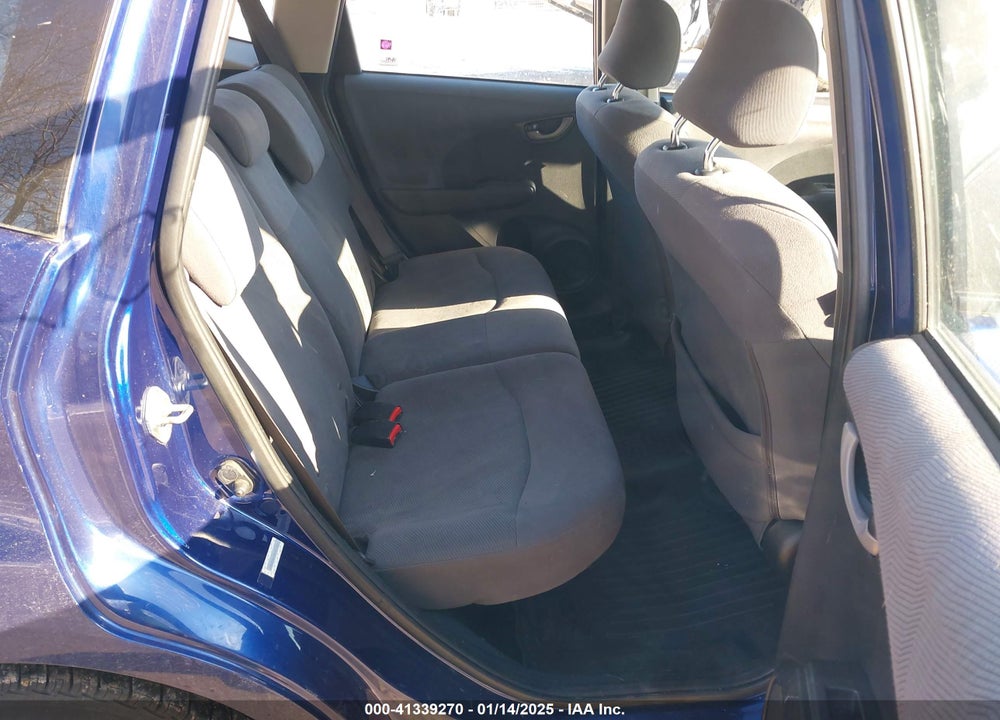 2013 HONDA FIT VIN: JHMGE8H32DC017463