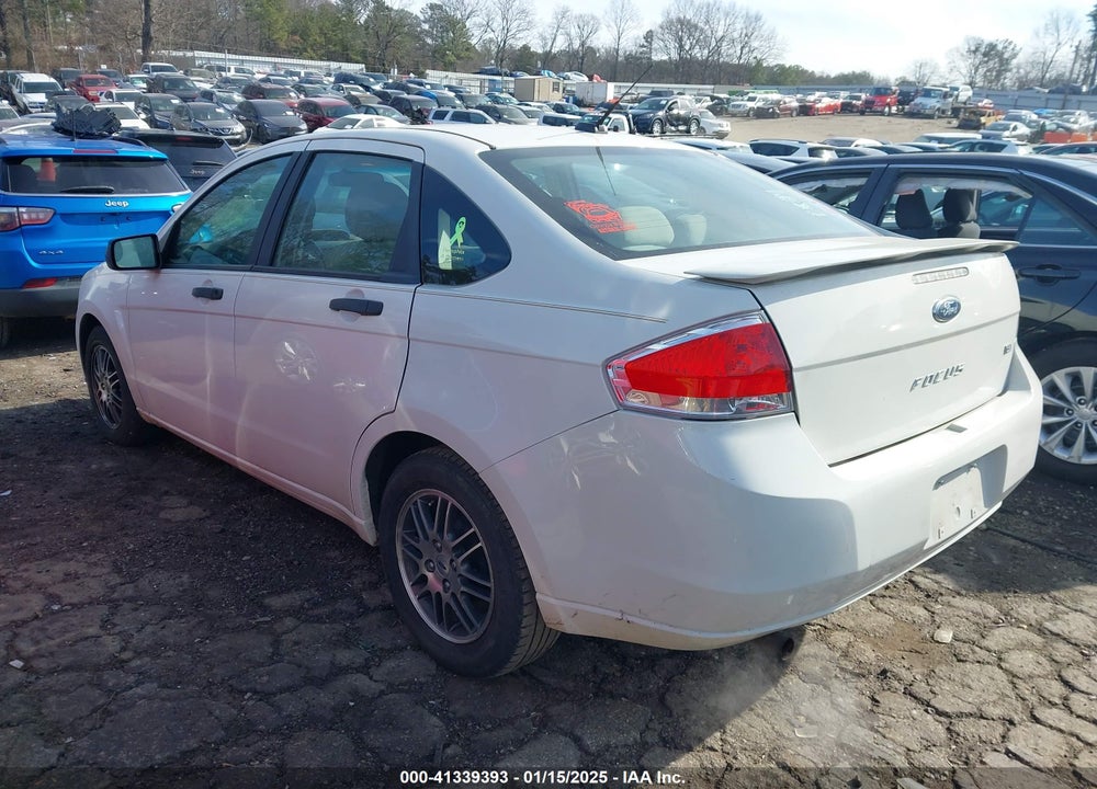 2011 FORD FOCUS SE VIN: 1FAHP3FN1BW135190