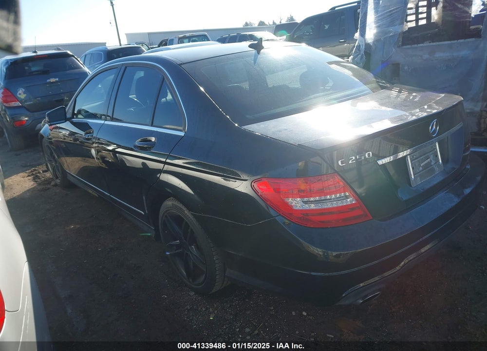 2014 MERCEDES-BENZ C CLASS VIN: WDDGF4HB6ER320555