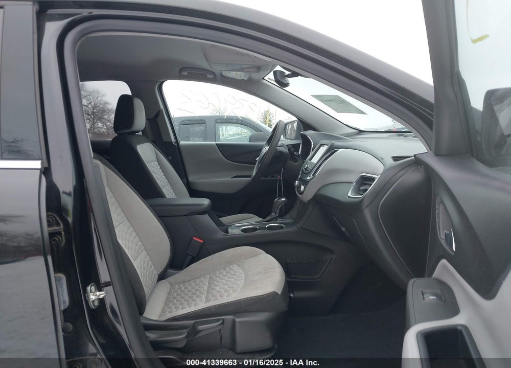 2019 CHEVROLET EQUINOX LT VIN: 2GNAXKEV6K6102758