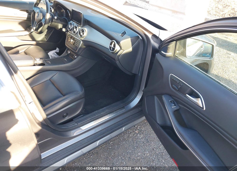 2015 MERCEDES-BENZ GLA 250 4MATIC VIN: WDCTG4GB3FJ091690