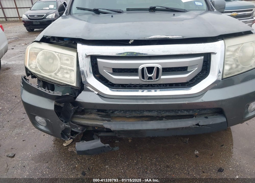 2011 HONDA PILOT VIN: 5FNYF3H58BB008029