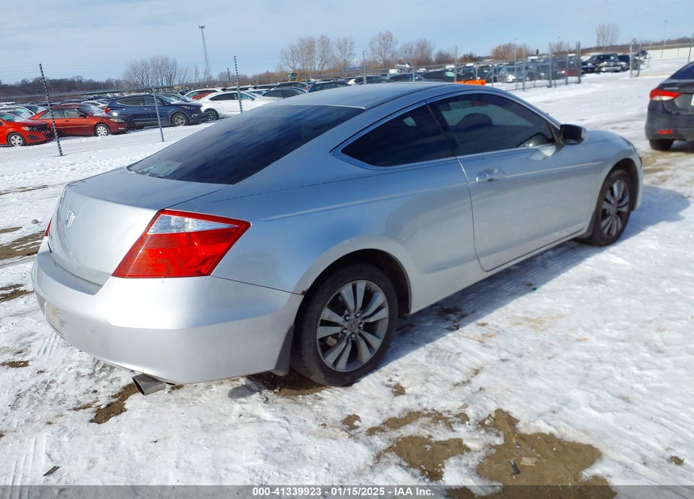 2009 HONDA ACCORD VIN: 1HGCS12779A009195