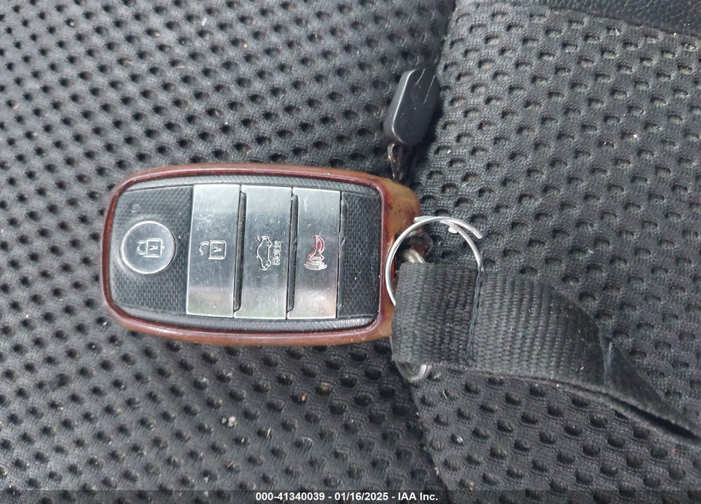 2019 KIA OPTIMA S VIN: 5XXGT4L36KG353685