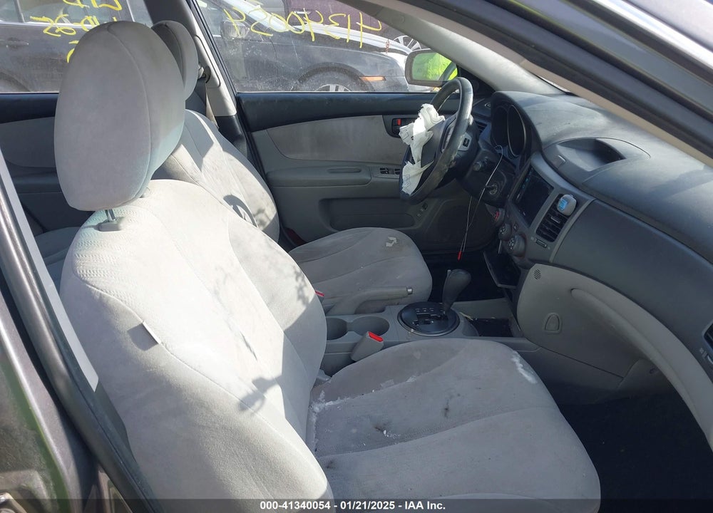 2009 KIA OPTIMA VIN: KNAGE228X95283163