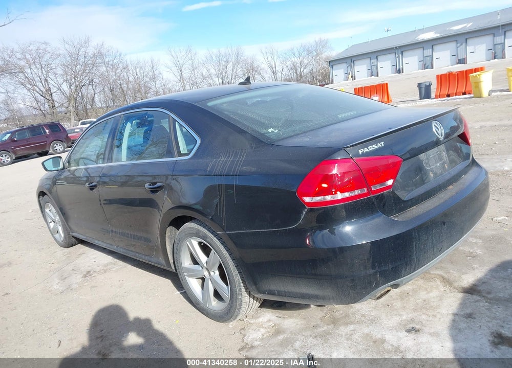 2013 VOLKSWAGEN PASSAT VIN: 1VWBP7A36DC031079