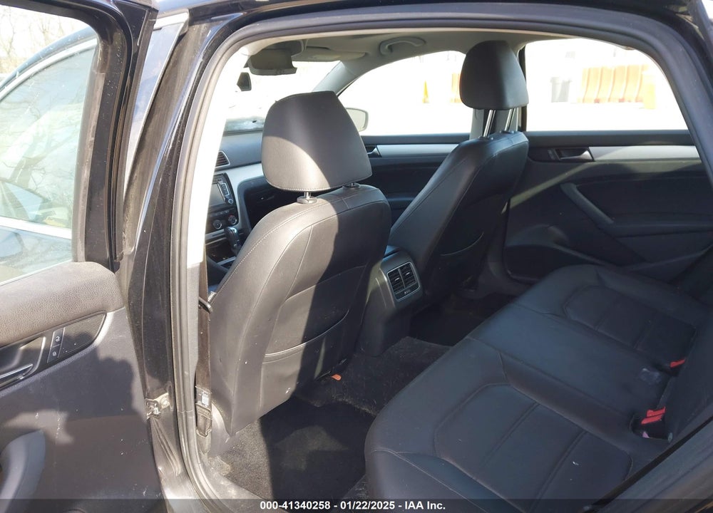 2013 VOLKSWAGEN PASSAT VIN: 1VWBP7A36DC031079