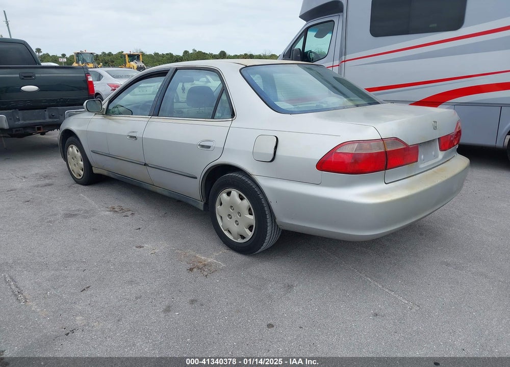 2000 HONDA ACCORD 2.3 LX VIN: 1HGCG5641YA024833