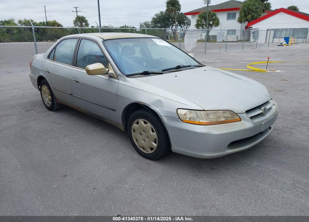 2000 HONDA ACCORD 2.3 LX VIN: 1HGCG5641YA024833