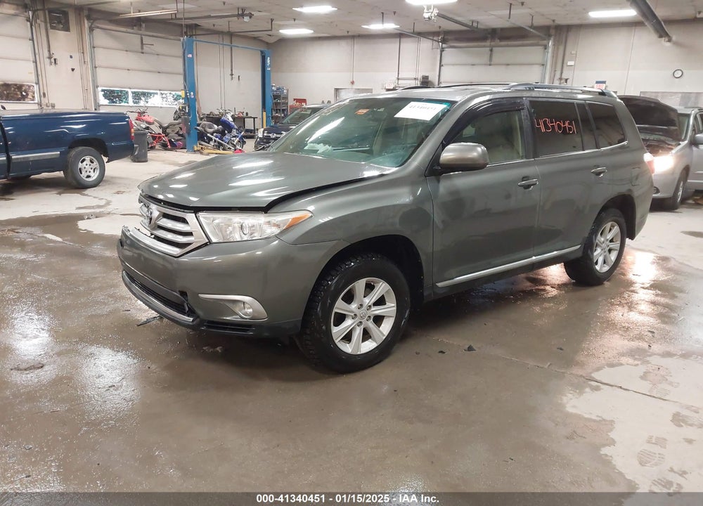 2013 TOYOTA HIGHLANDER PLUS/SE VIN: 5TDBK3EH3DS215328