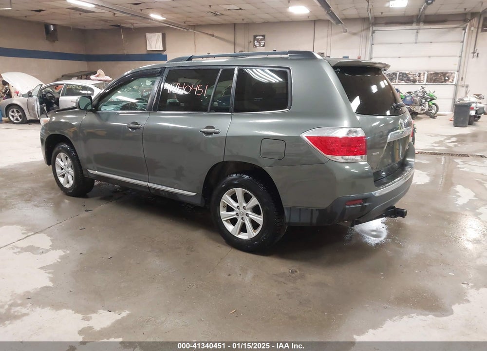2013 TOYOTA HIGHLANDER PLUS/SE VIN: 5TDBK3EH3DS215328
