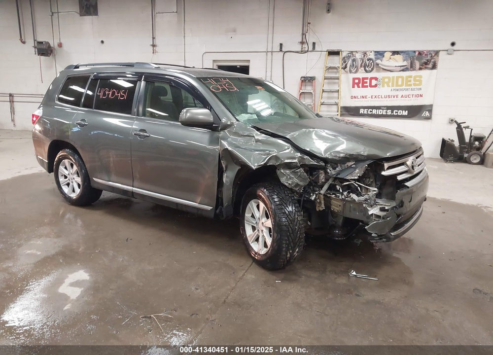 2013 TOYOTA HIGHLANDER PLUS/SE VIN: 5TDBK3EH3DS215328