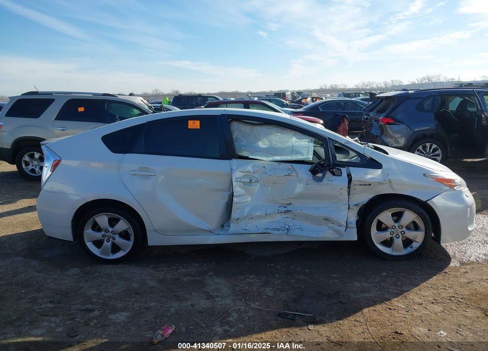 2015 TOYOTA PRIUS VIN: JTDKN3DU8F0465885