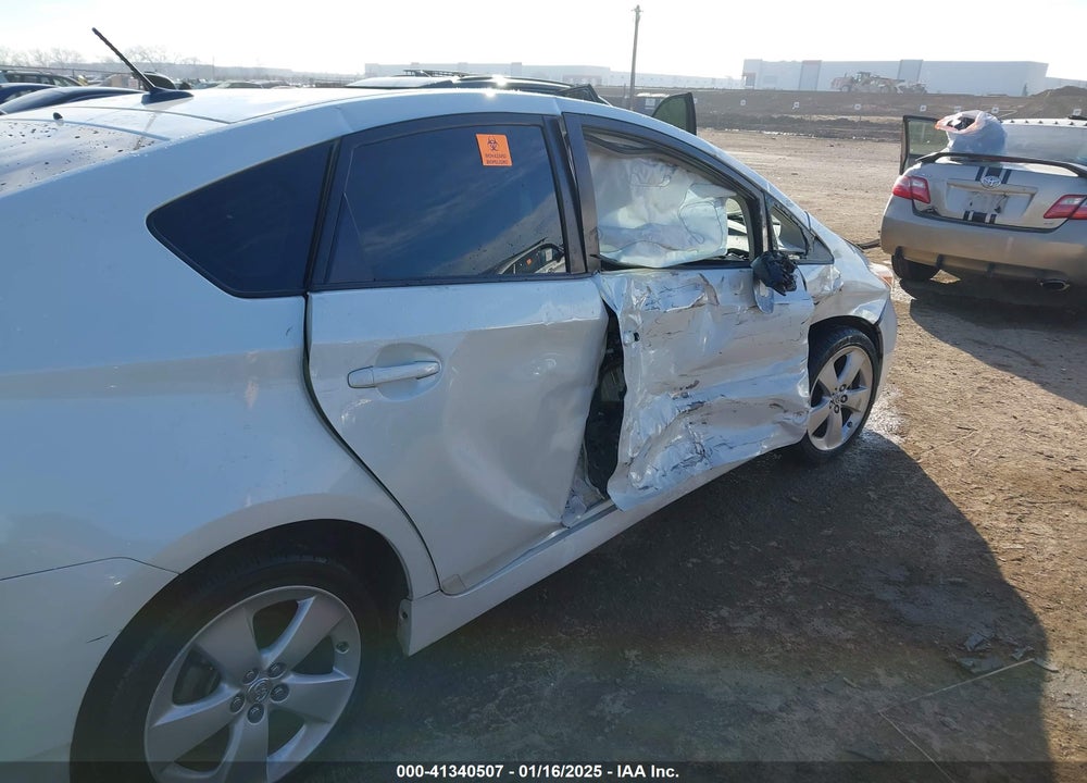 2015 TOYOTA PRIUS VIN: JTDKN3DU8F0465885