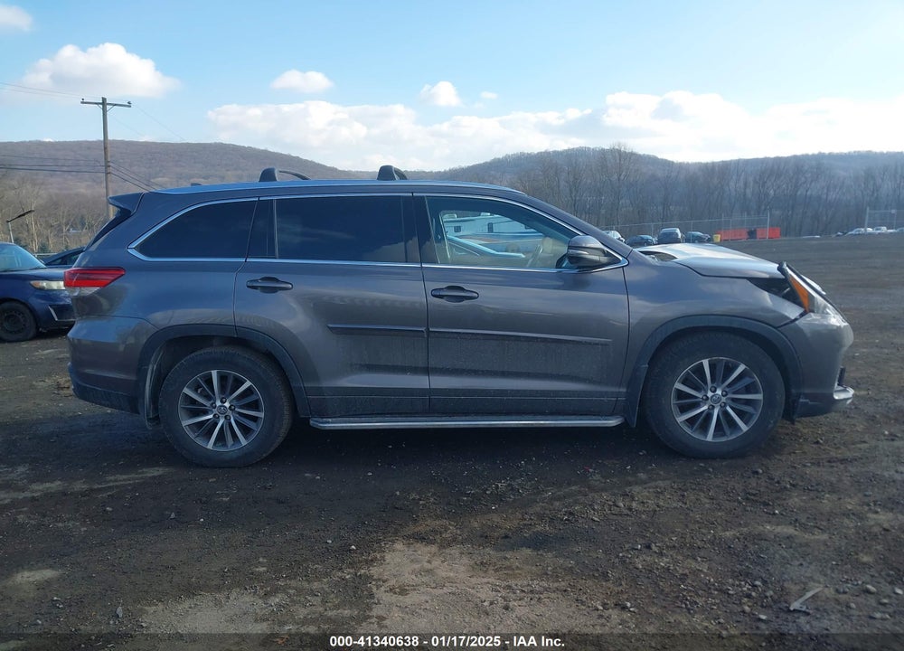 2017 TOYOTA HIGHLANDER XLE VIN: 5TDJZRFH7HS381110