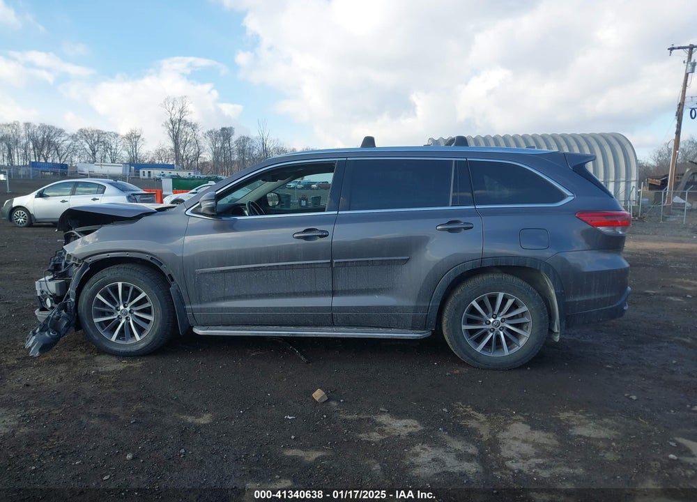 2017 TOYOTA HIGHLANDER XLE VIN: 5TDJZRFH7HS381110