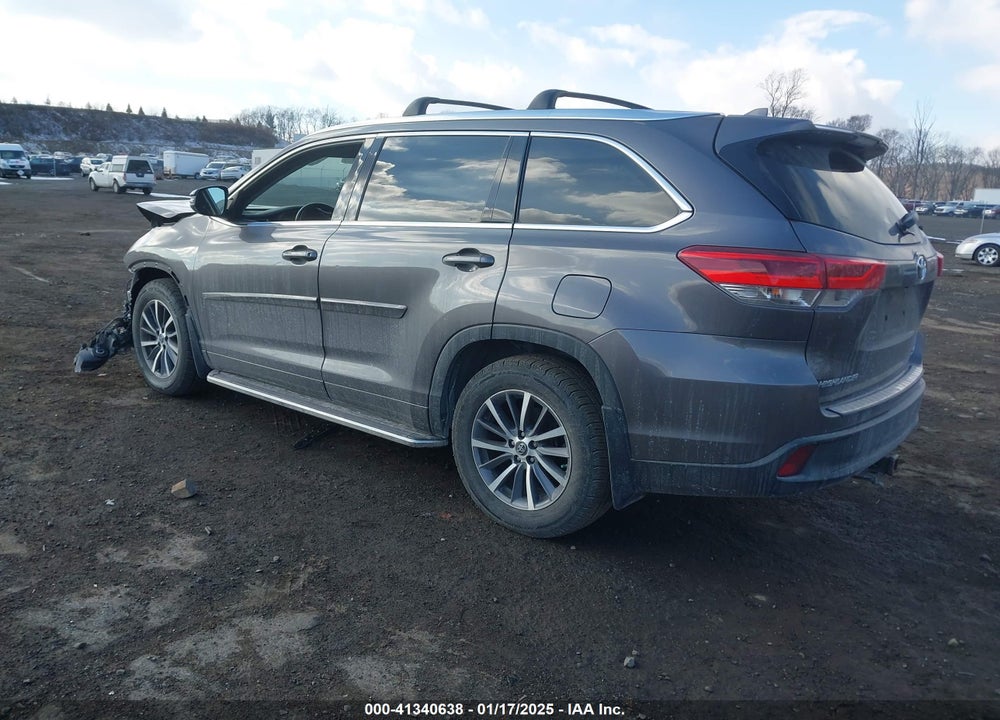 2017 TOYOTA HIGHLANDER XLE VIN: 5TDJZRFH7HS381110