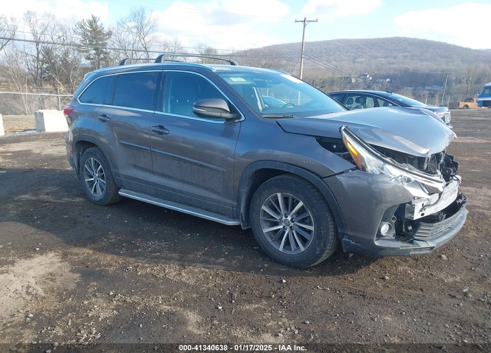 2017 TOYOTA HIGHLANDER XLE VIN: 5TDJZRFH7HS381110