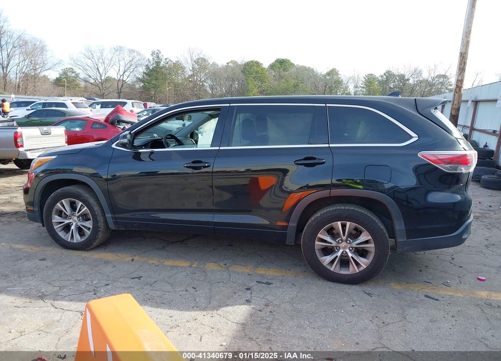 2015 TOYOTA HIGHLANDER LE PLUS V6 VIN: 5TDZKRFH7FS055781
