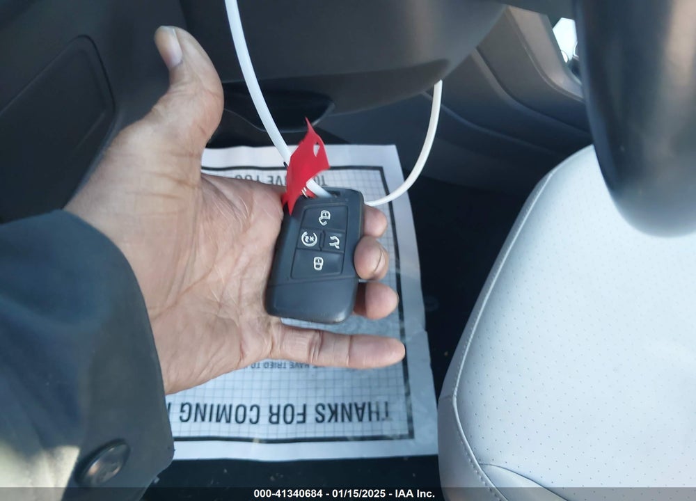 2019 VOLKSWAGEN TIGUAN 2.0T SE/2.0T SEL/2.0T SEL R-LINE/2.0T SEL R-LINE BLACK VIN: 3VV3B7AX7KM030237