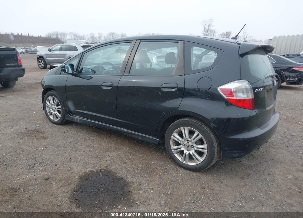 2011 HONDA FIT SPORT VIN: JHMGE8H52BS006208