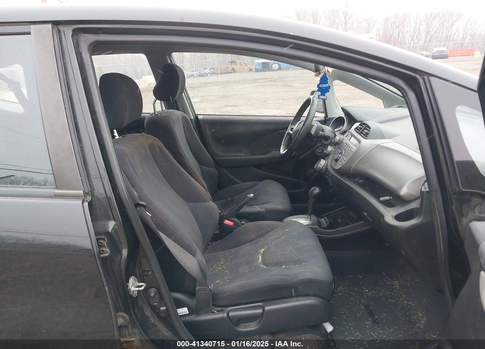 2011 HONDA FIT SPORT VIN: JHMGE8H52BS006208