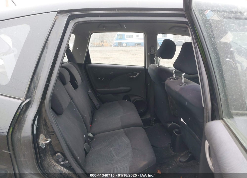 2011 HONDA FIT SPORT VIN: JHMGE8H52BS006208