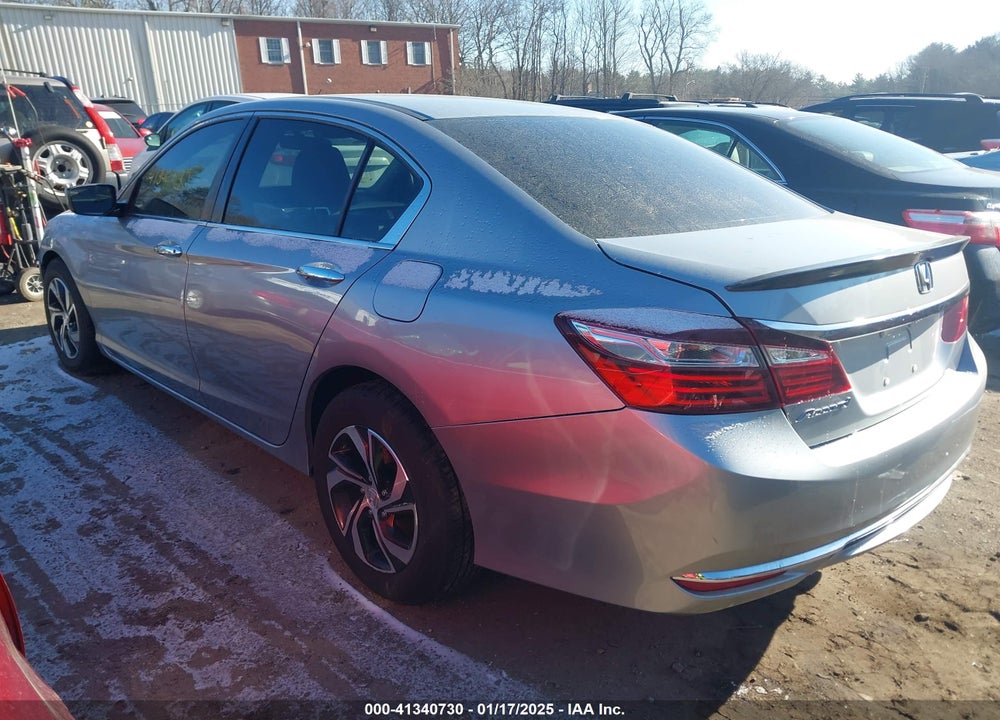 2017 HONDA ACCORD VIN: 1HGCR2F33HA135903
