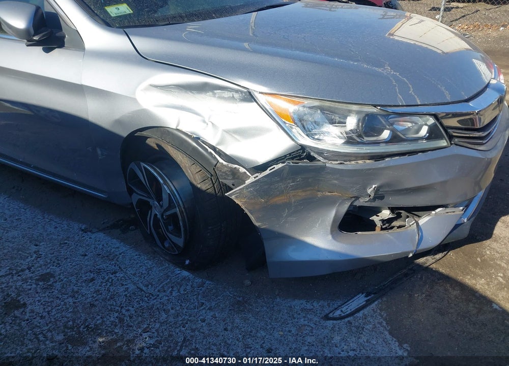 2017 HONDA ACCORD VIN: 1HGCR2F33HA135903