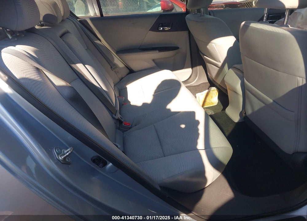 2017 HONDA ACCORD VIN: 1HGCR2F33HA135903