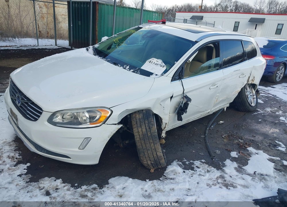 2015 VOLVO XC60 VIN: YV4612RKXF2757103