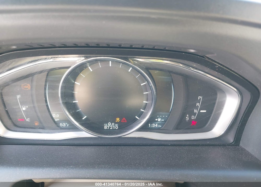 2015 VOLVO XC60 VIN: YV4612RKXF2757103