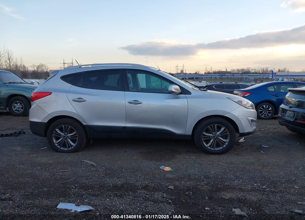2015 HYUNDAI TUCSON SE VIN: KM8JUCAG2FU048733