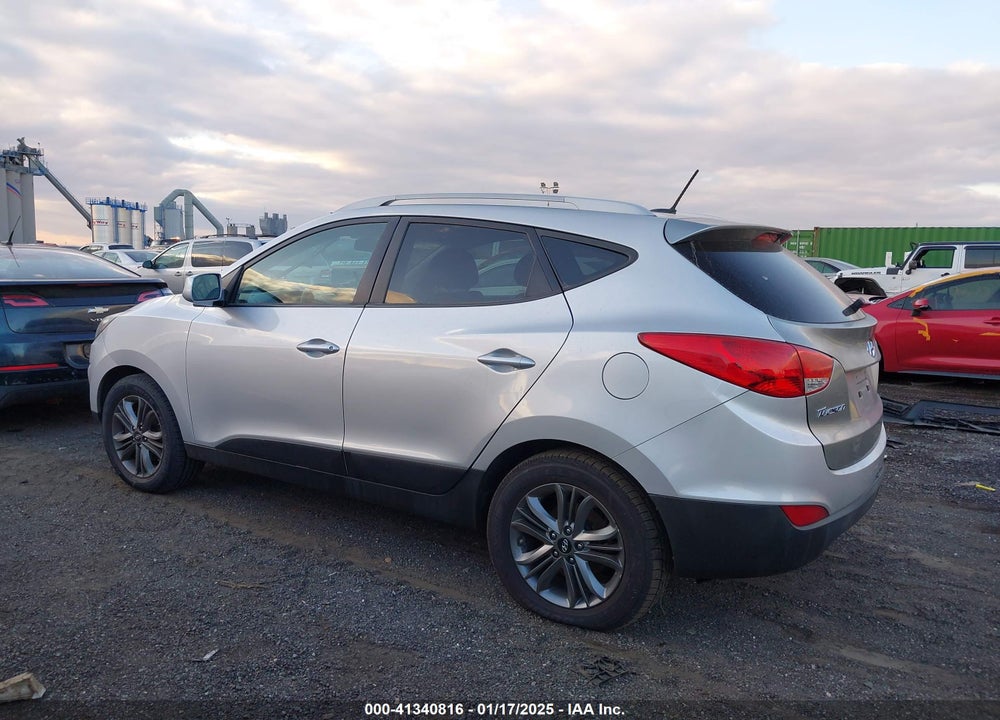 2015 HYUNDAI TUCSON SE VIN: KM8JUCAG2FU048733