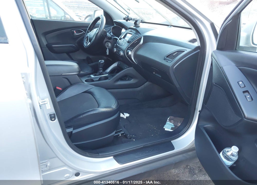 2015 HYUNDAI TUCSON SE VIN: KM8JUCAG2FU048733