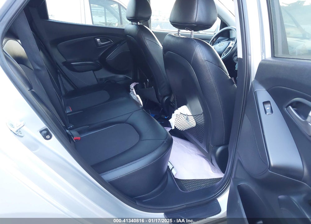 2015 HYUNDAI TUCSON SE VIN: KM8JUCAG2FU048733