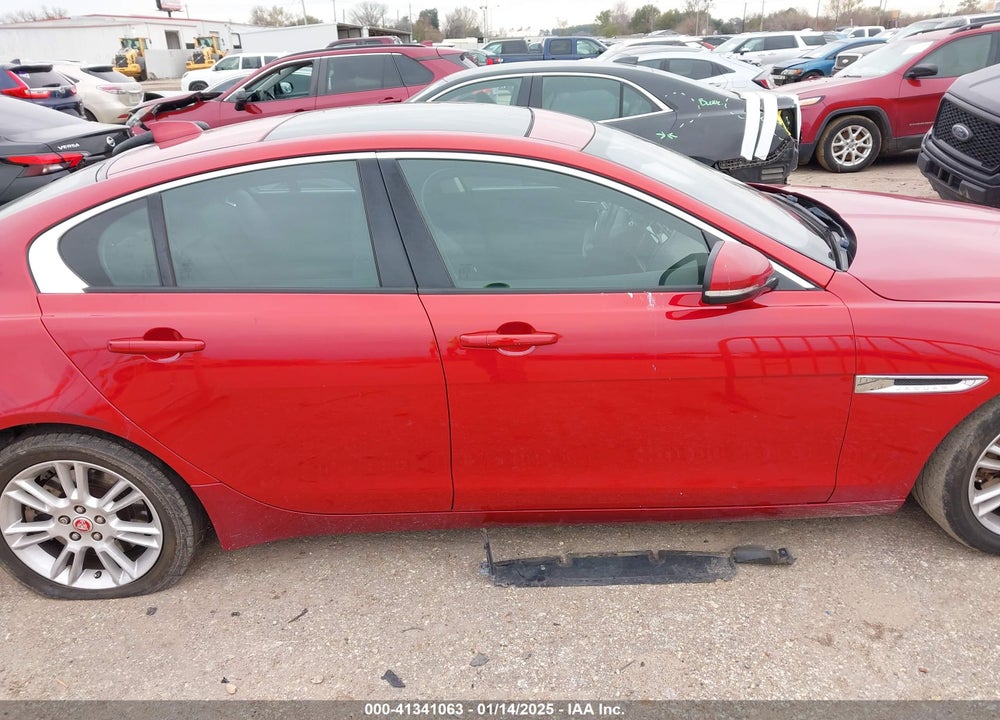 2017 JAGUAR XE VIN: SAJAD4BG0HA949193
