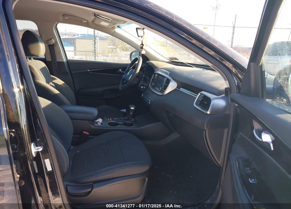 2019 KIA SORENTO 2.4L LX VIN: 5XYPGDA32KG558195