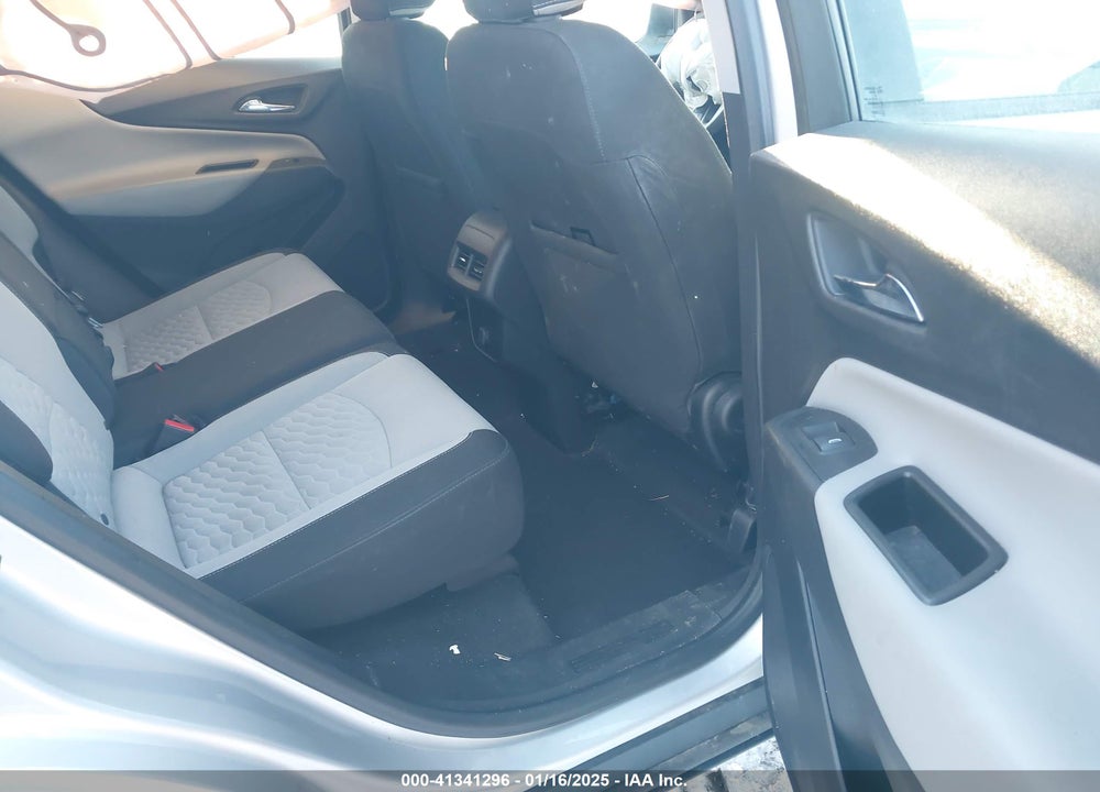 2018 CHEVROLET EQUINOX VIN: 3GNAXHEV5JS563775
