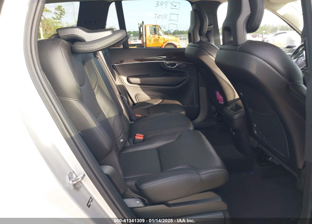 2018 VOLVO XC90 T5 MOMENTUM 5P VIN: YV4102KK2J1197888