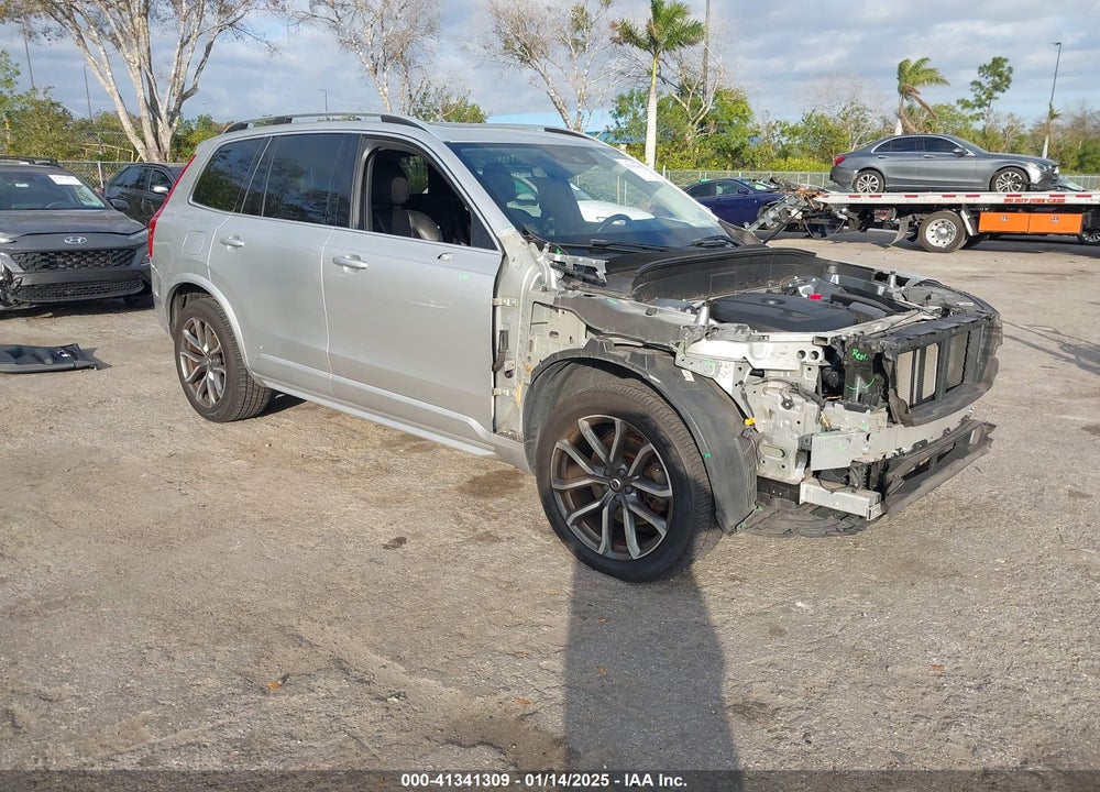 2018 VOLVO XC90 T5 MOMENTUM 5P VIN: YV4102KK2J1197888