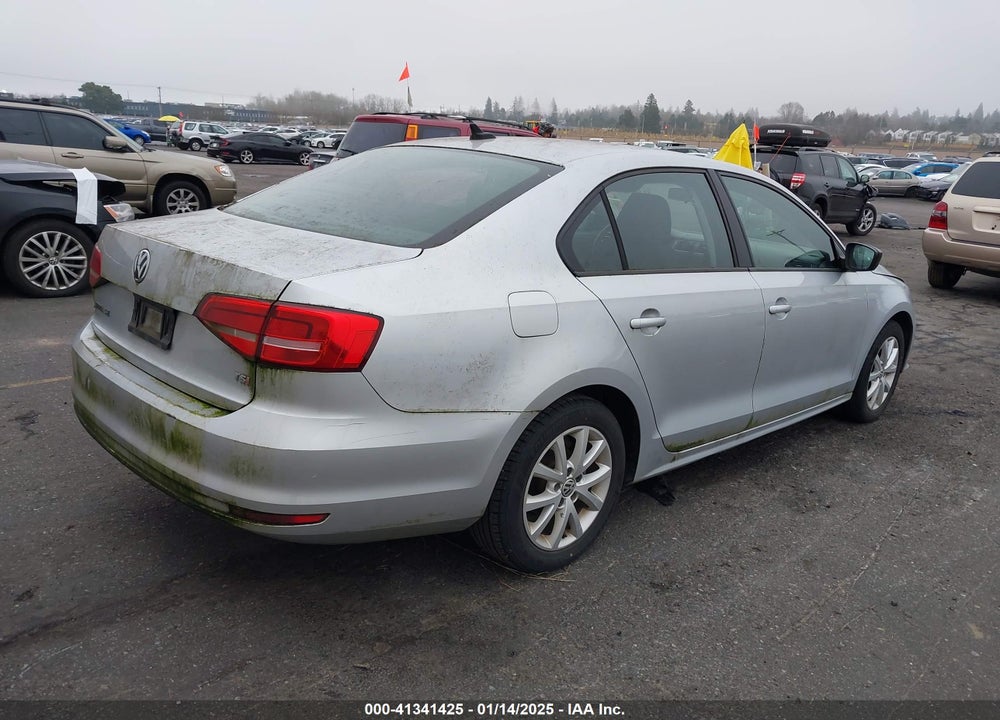 2015 VOLKSWAGEN JETTA 1.8T SE VIN: 3VWD17AJ7FM301656