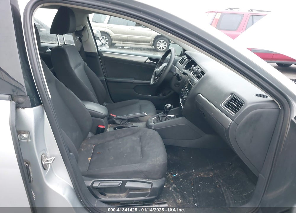 2015 VOLKSWAGEN JETTA 1.8T SE VIN: 3VWD17AJ7FM301656