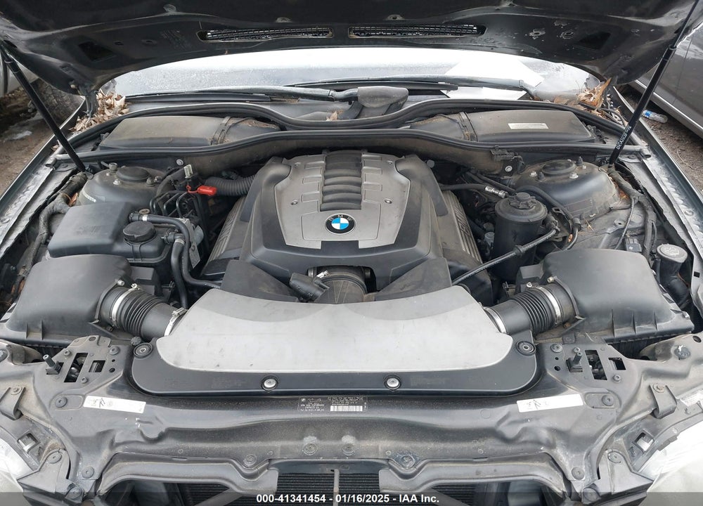 2008 BMW 750 VIN: WBAHN83538DT87879