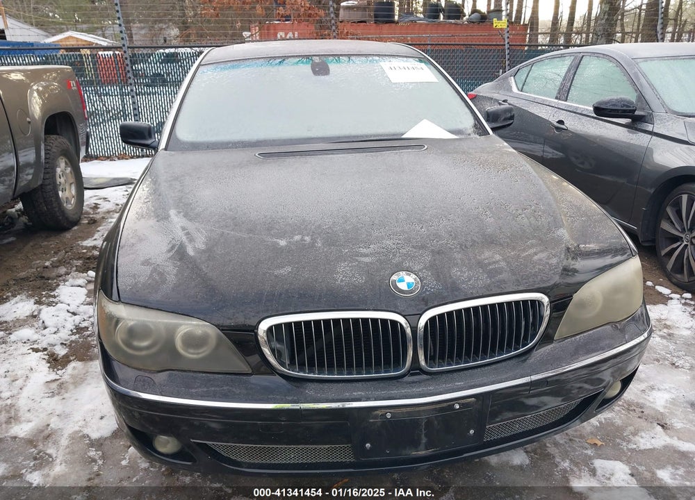 2008 BMW 750 VIN: WBAHN83538DT87879